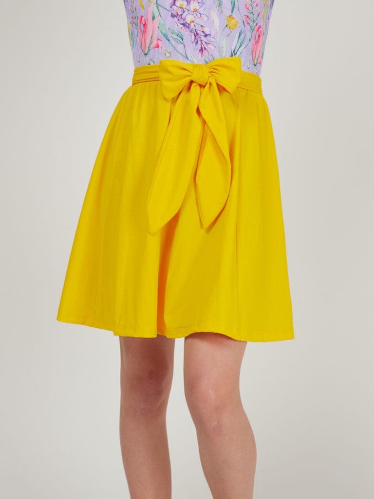 חצאית A צהובה מחטבת